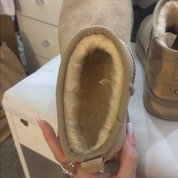 Mini UGGS - Picture 3 of 9